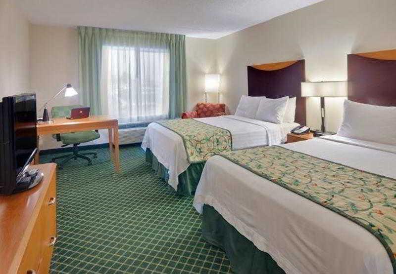 Fairfield Inn Harrisburg Hershey Room photo