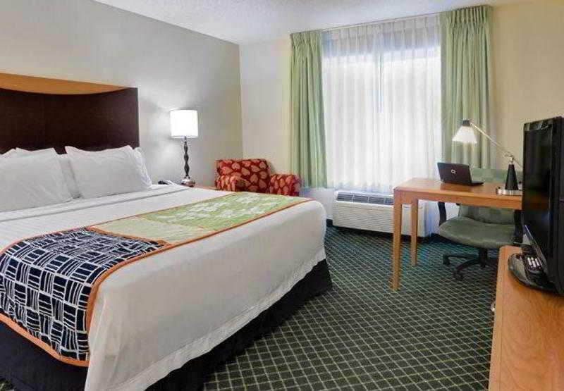 Fairfield Inn Harrisburg Hershey Room photo